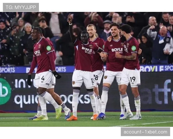 西汉姆联马夫罗帕诺斯10次解围加1进球，防守数据全面压制曼城豪华锋线