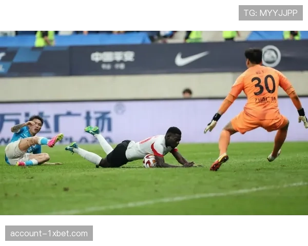 青岛海牛历史性时刻 邝兆镭成首位登场09后球员创纪录